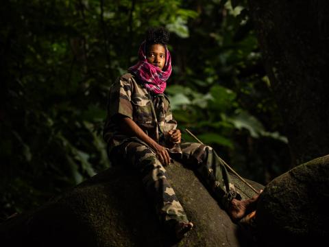 Suivi sur les réseaux par des centaines de milliers de personnes Mowgli The Savage est passionné par les serpents. Ce jeune guide parcourt la forêt et crée des vidéos pédagogiques sur l'exceptionnelle biodiversité de l'Amazonie.